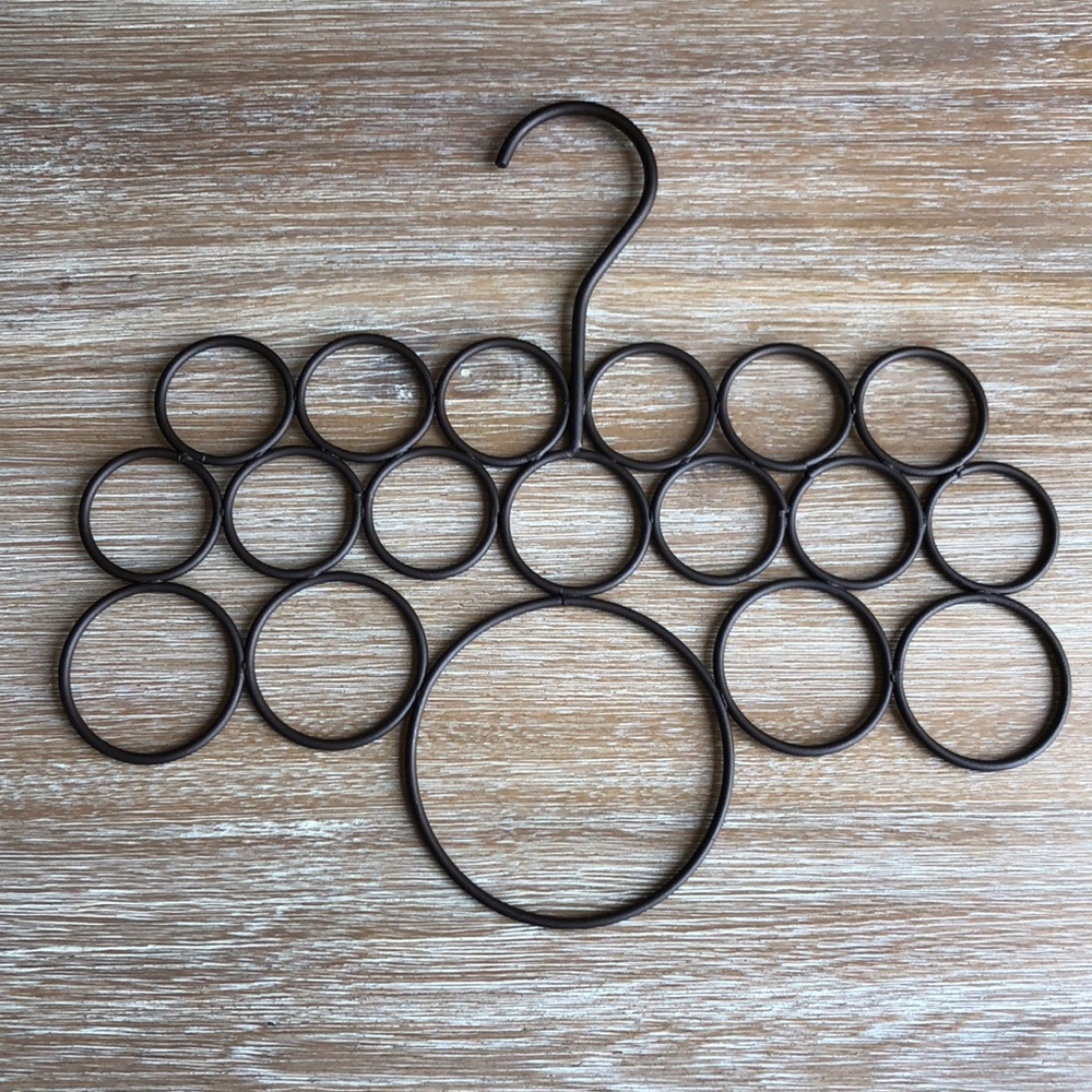 Scarf hanger (bronze color)